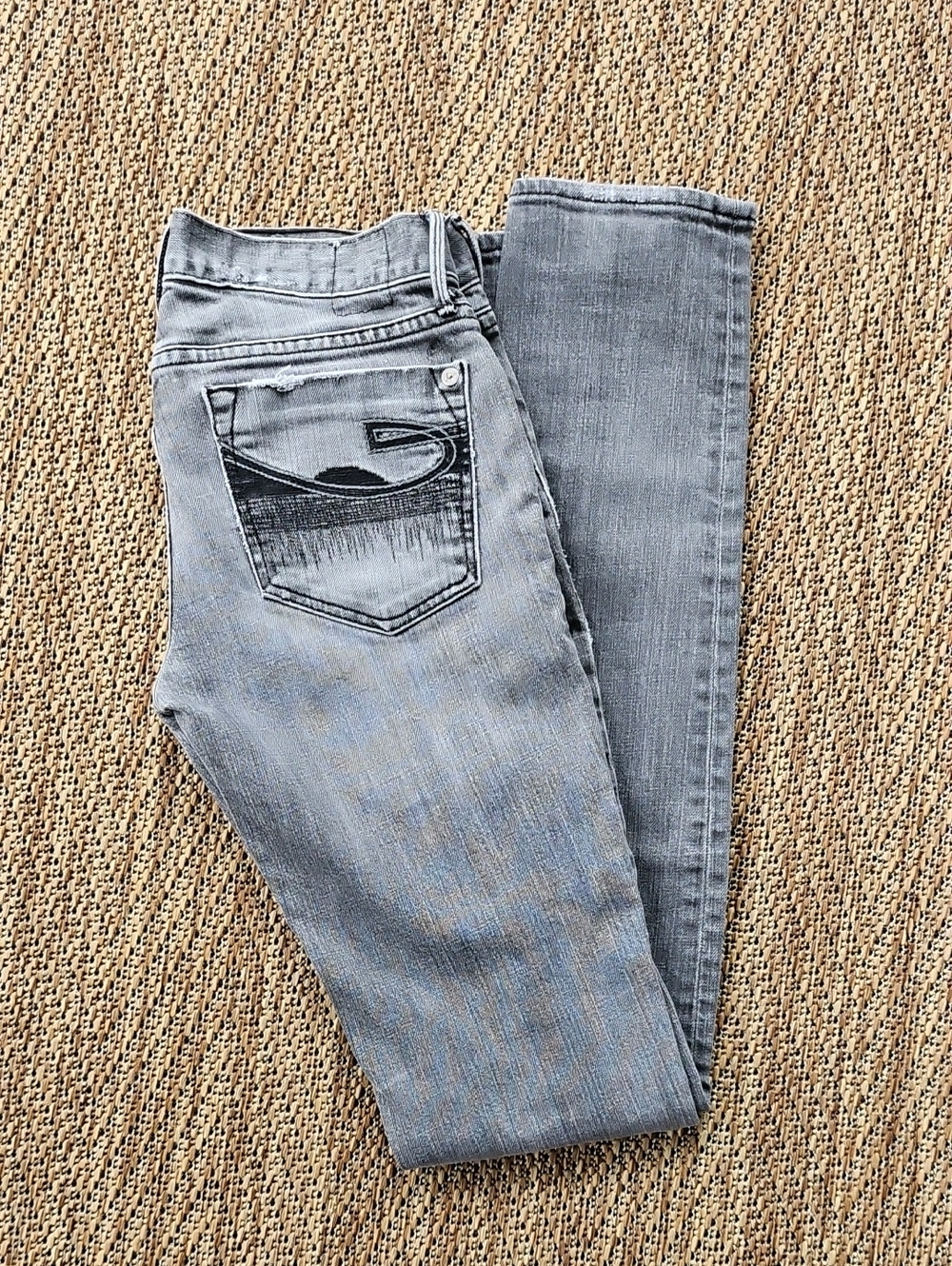 Chip & Pepper Women’s Light Gray Skinny Jeans